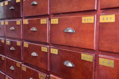 重庆市中医治疗结节病医馆|癌细胞发育分哪几个阶段?